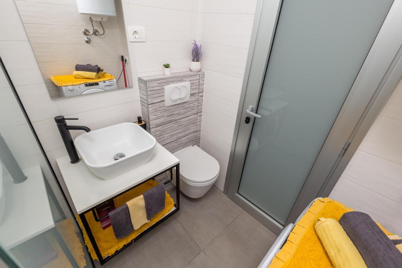 Sunny Studio Apartment With Balcony Rijeka Eksteriør bilde